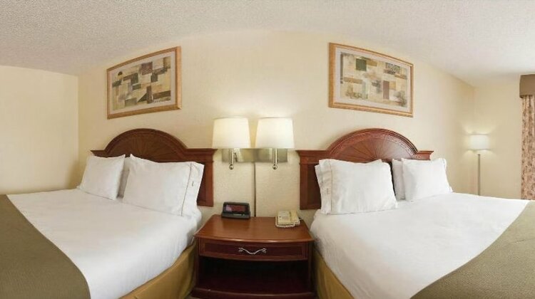Holiday Inn Express Hotel & Suites Kimball - Photo4