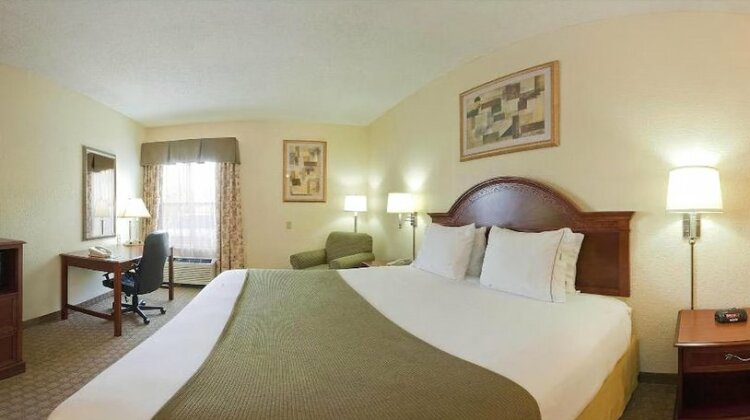 Holiday Inn Express Hotel & Suites Kimball - Photo5