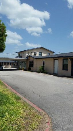 Economy Inn Kingsville - Photo3