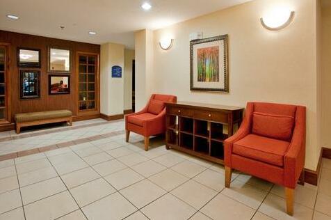 Holiday Inn Express Hotel & Suites Kinston - Photo4