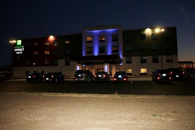 Holiday Inn Express & Suites - Kirksville - University Area - Photo2