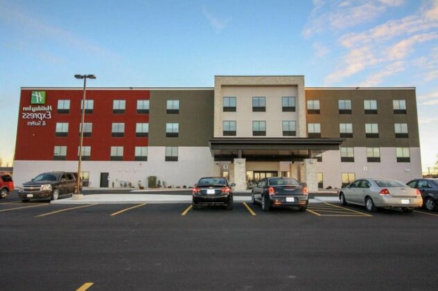 Holiday Inn Express & Suites - Kirksville - University Area - Photo4