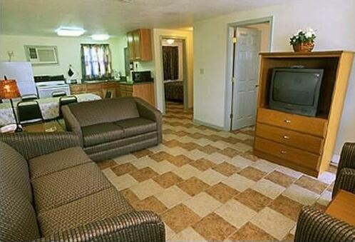 Buccaneer Motel & Beach Suites - Photo2