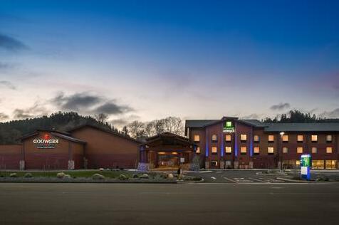 Holiday Inn Express Redwood National Park - Photo4