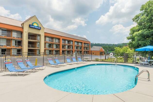 Days Inn by Wyndham Knoxville East - Photo4