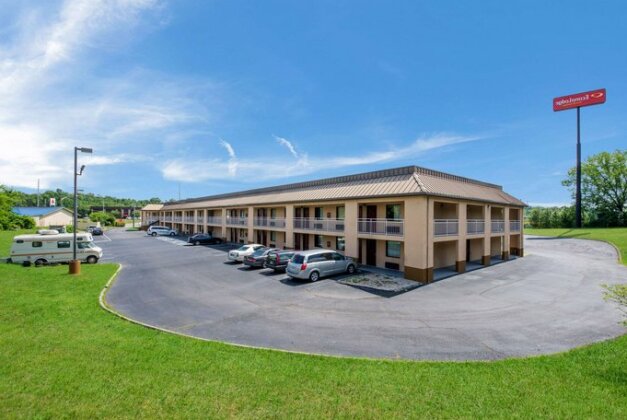 Econo Lodge Inn And Suites East