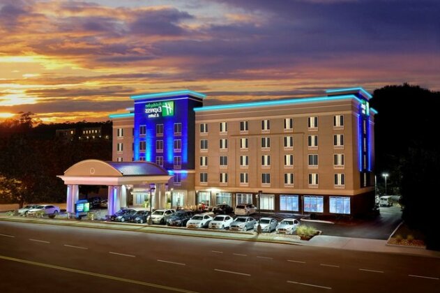 Holiday Inn Express Hotel & Suites Knoxville