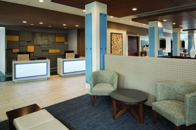 Holiday Inn Express Knoxville-Strawberry Plains - Photo3