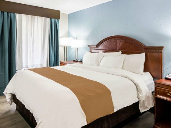 Quality Inn Knoxville - Photo2