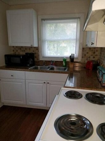 Small 2br East Knox apartment Pet friendly - Photo3