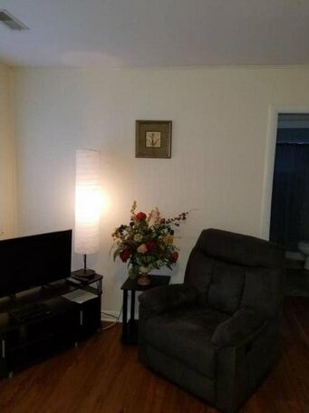 Small 2br East Knox apartment Pet friendly - Photo4