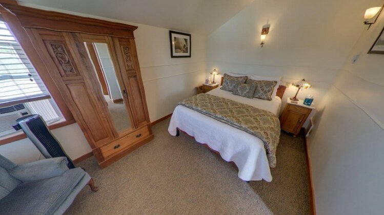 The Heron Inn Bed and Breakfast and Day Spa - Photo2