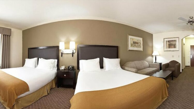 Holiday Inn Express Hotel & Suites La Porte - Photo4