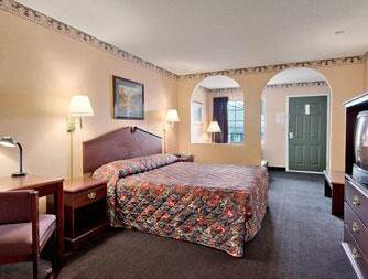 Econo Lodge Inn & Suites LaFayette - Photo4