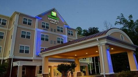 Holiday Inn Express Hotel & Suites Lagrange I-85 - Photo2