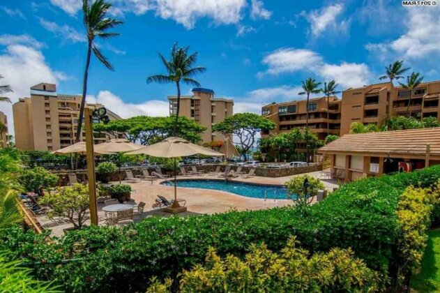 Spacious & Modern Maui Condo Steps to the Beach