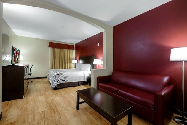 Red Roof Inn & Suites Lake Charles - Photo5
