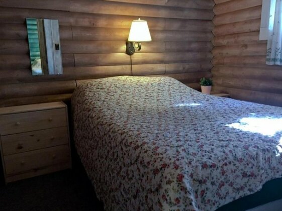Cannibal Cabins - Photo5