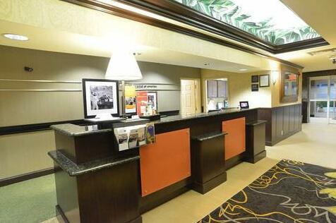 Hampton Inn & Suites Lake City - Photo5