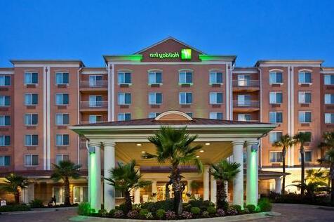 Holiday Inn Hotel & Suites Lake City