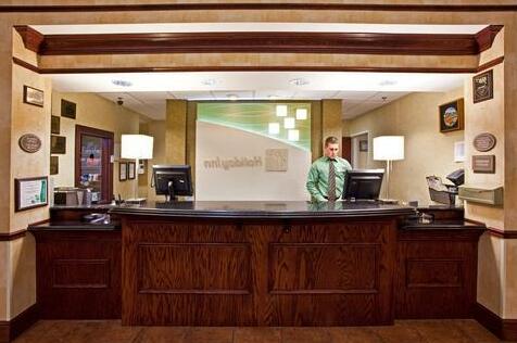 Holiday Inn Hotel & Suites Lake City - Photo5