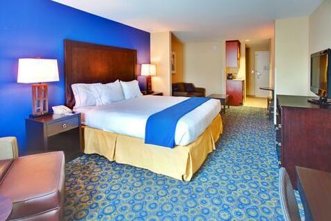 Holiday Inn Express Hotel & Suites Lake Elsinore - Photo5
