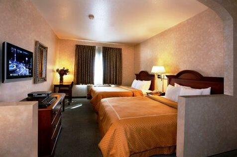Holiday Inn Express & Suites - Lake Forest - Photo5