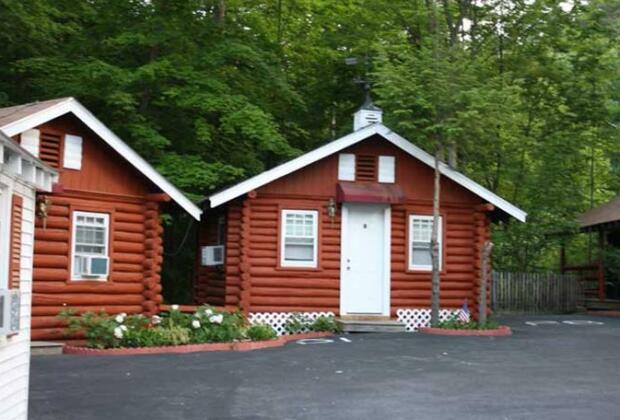 Seven Dwarfs Motel & Cabins - Photo2