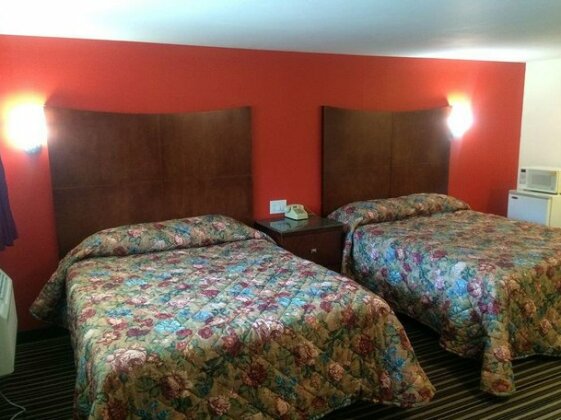 Travel Inn and Suites - Photo2