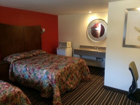 Travel Inn and Suites - Photo5