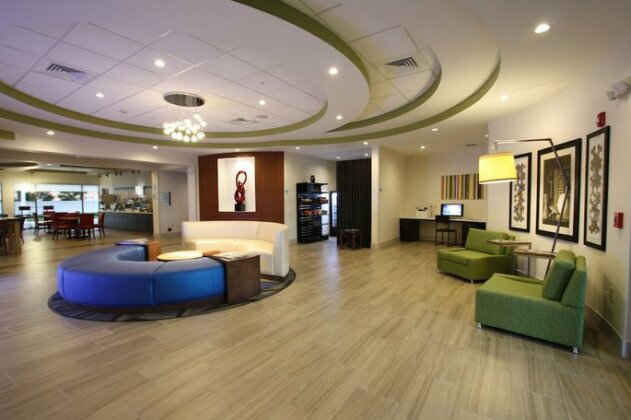 Holiday Inn Express & Suites Lakeland South - Photo3