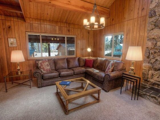 Very Comfortable 4 Tahoe Retreat 4 Br home by RedAwning - Photo2