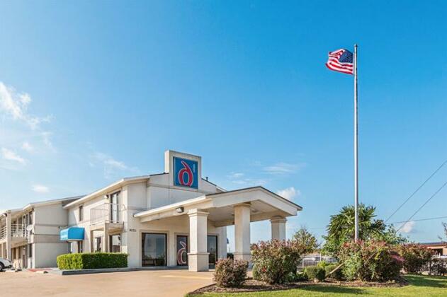 Motel 6 Dallas DeSoto Lancaster - Photo2