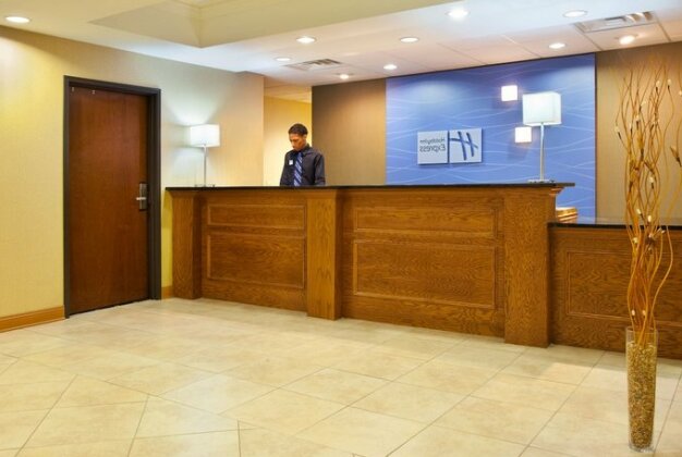 Holiday Inn Express Hotel & Suites Chicago South Lansing - Photo2