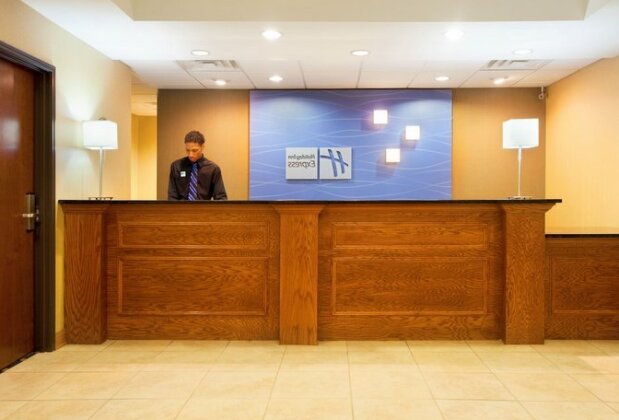 Holiday Inn Express Hotel & Suites Chicago South Lansing - Photo4