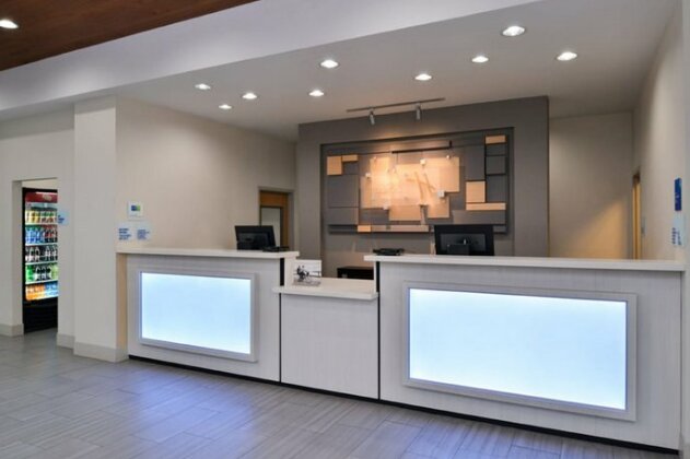 Holiday Inn Express Hotel & Suites La Place - Photo3