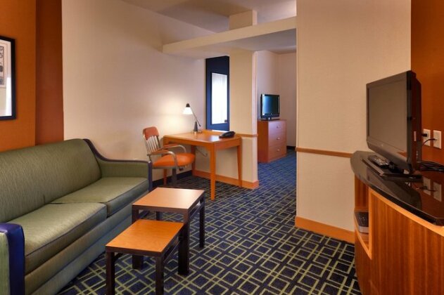 Fairfield Inn and Suites by Marriott Laramie - Photo5
