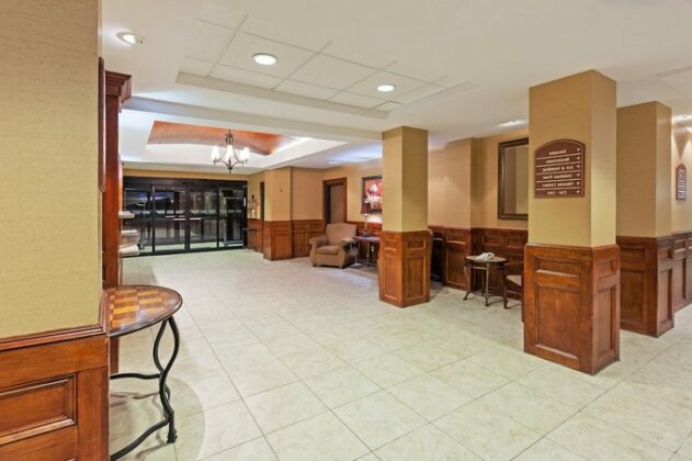 Holiday Inn Express & Suites - Laredo-Event Center Area - Photo4