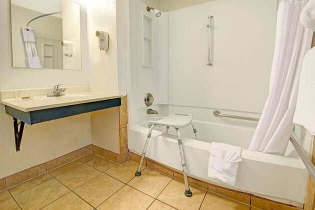 Super 8 by Wyndham Las Cruces La Posada Lane - Photo5