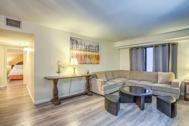 2bd/2ba+Xrm Stay Together Condo@The Jockey Club