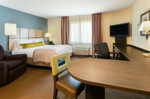 Candlewood Suites Hotel - Photo5