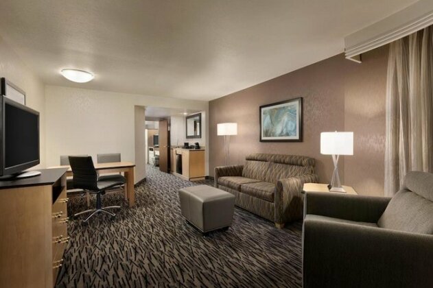 Embassy Suites by Hilton Convention Center Las Vegas - Photo5