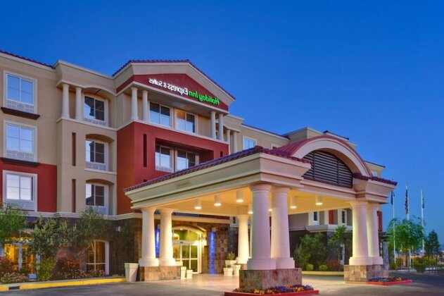 Holiday Inn Express Hotel and Suites SW Spring Valley