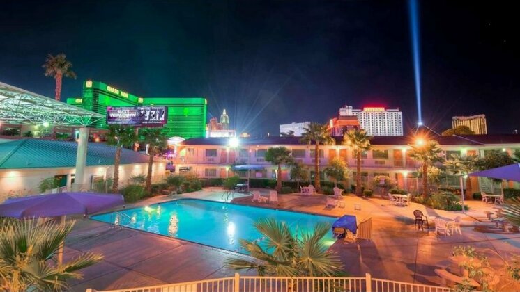 Motel 6 Las Vegas Tropicana - Photo2
