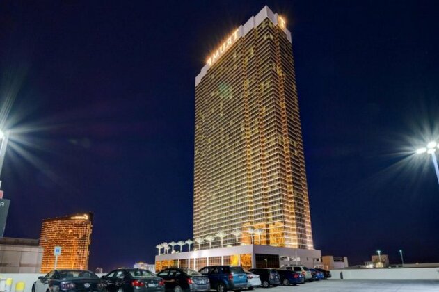 Trump Tower Condo Hotel