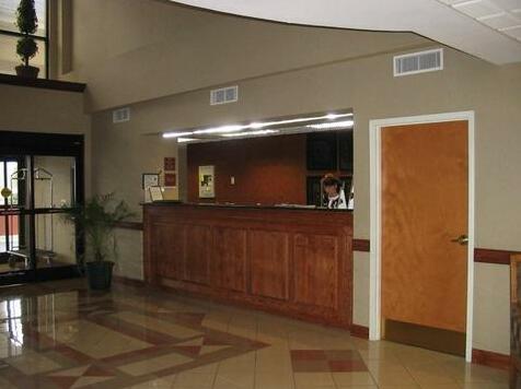 Holiday Inn Express Hotel & Suites Laurinburg - Photo3