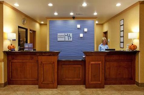 Holiday Inn Express Hotel & Suites Lavonia - Photo4