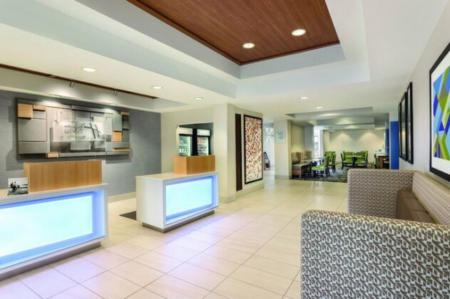 Holiday Inn Express Hotel & Suites Lawton-Fort Sill - Photo3