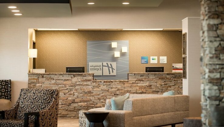 Holiday Inn Express Le Claire Riverfront-Davenport - Photo4