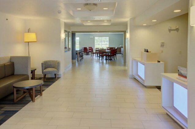 Holiday Inn Express & Suites Le Mars - Photo2